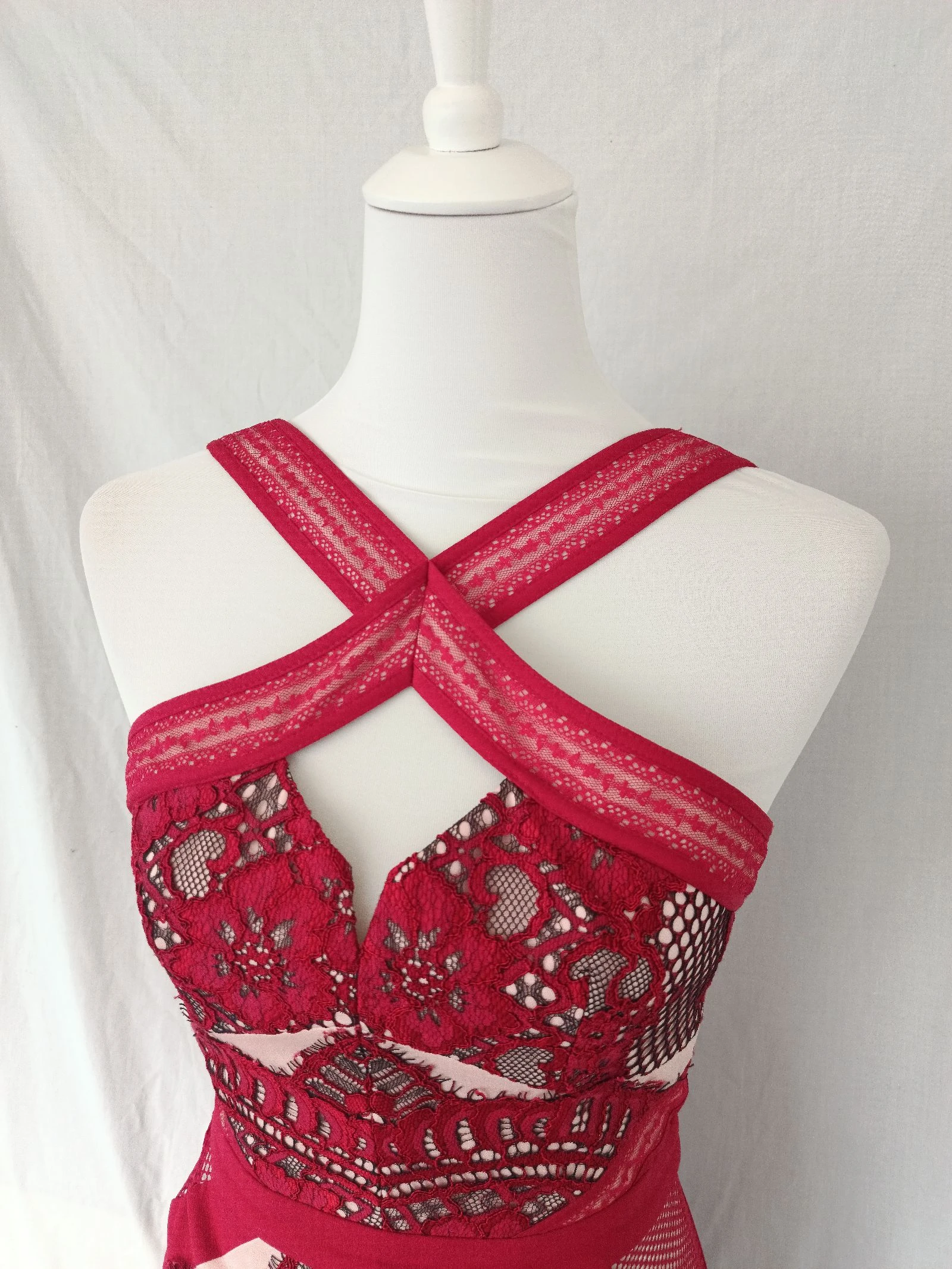 Vestido chic sexy rojo con encaje Three Floor by Liza Korn Talla XS nuevo – photo 2